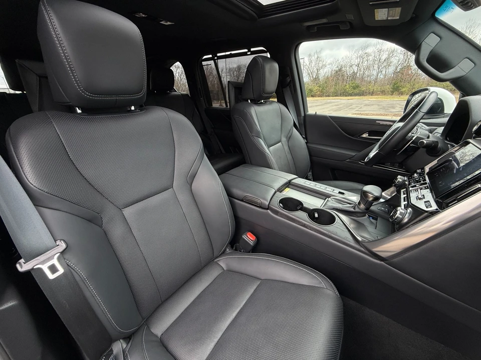 2023 Lexus LX 4th Gen - Image 20 of 21