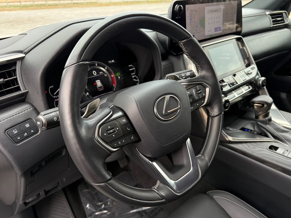 2023 Lexus LX 4th Gen - Image 11 of 12