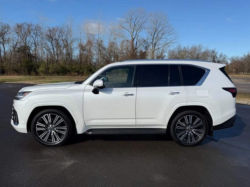 2023 Lexus LX 4th Gen - Image 8 of 12