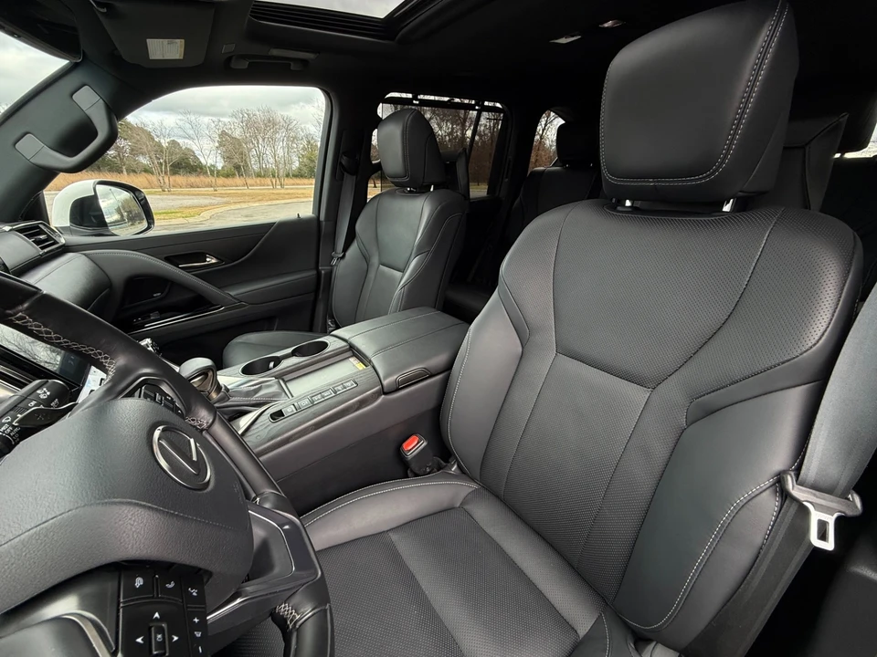 2023 Lexus LX 4th Gen - Image 15 of 21