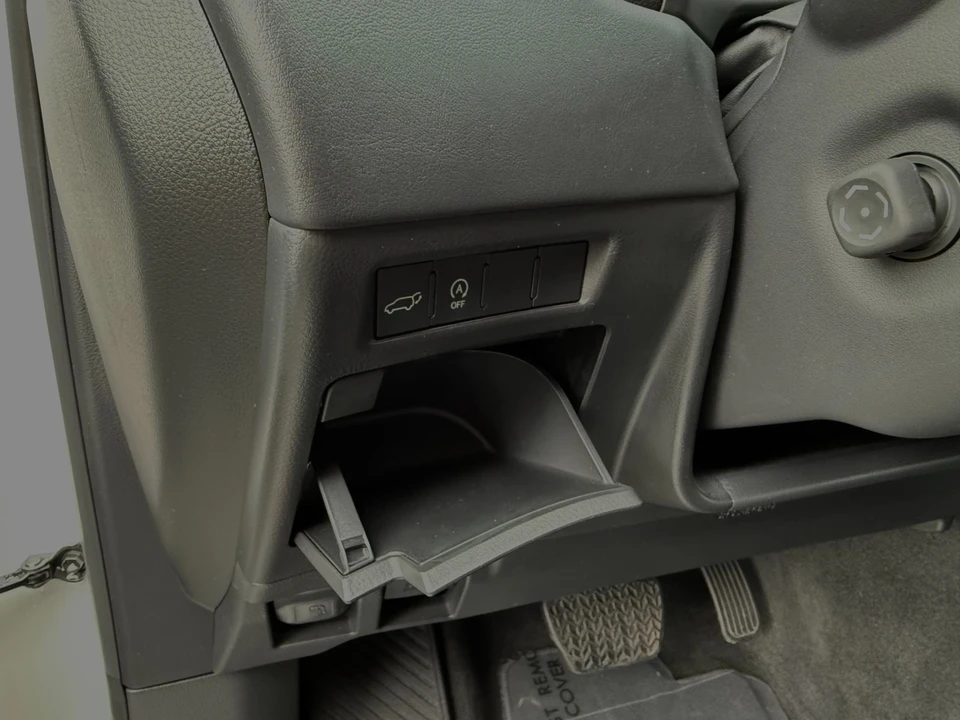 2023 Lexus LX 4th Gen - Image 9 of 12