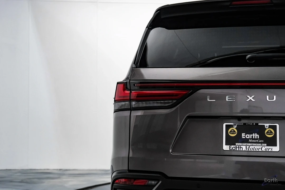 2023 Lexus LX 4th Gen - Image 10 of 12