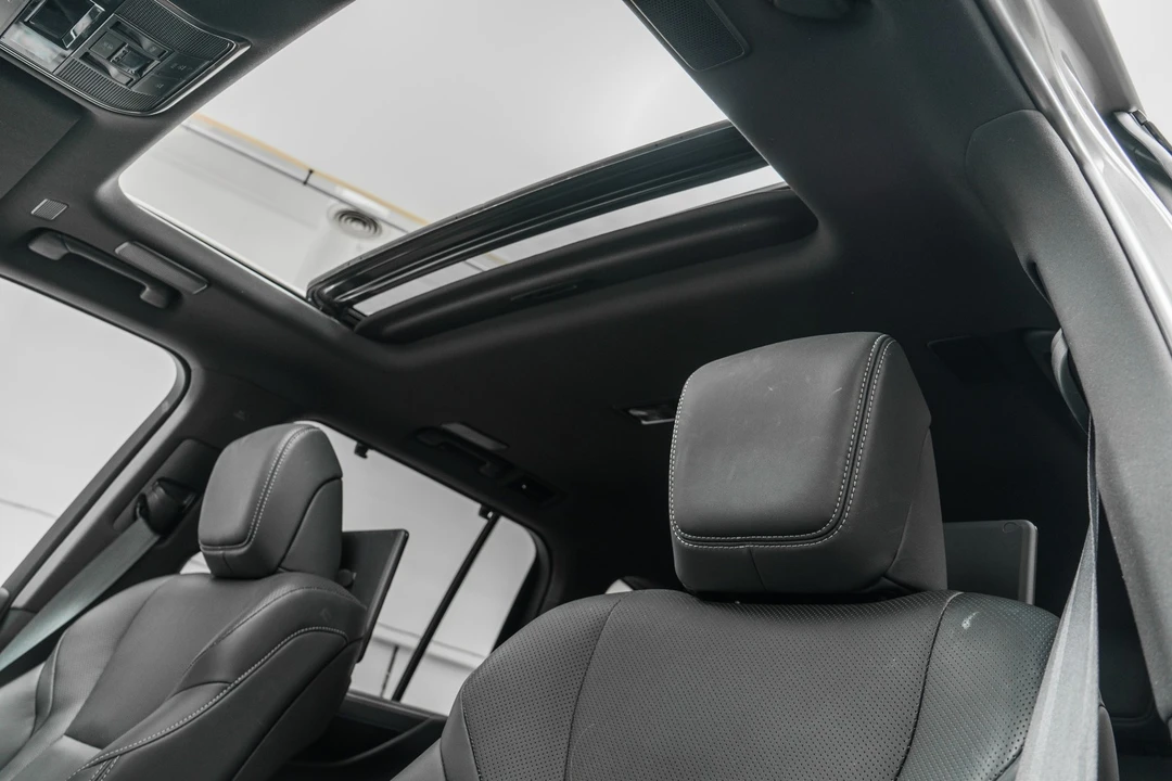 2023 Lexus LX 4th Gen - Image 18 of 21