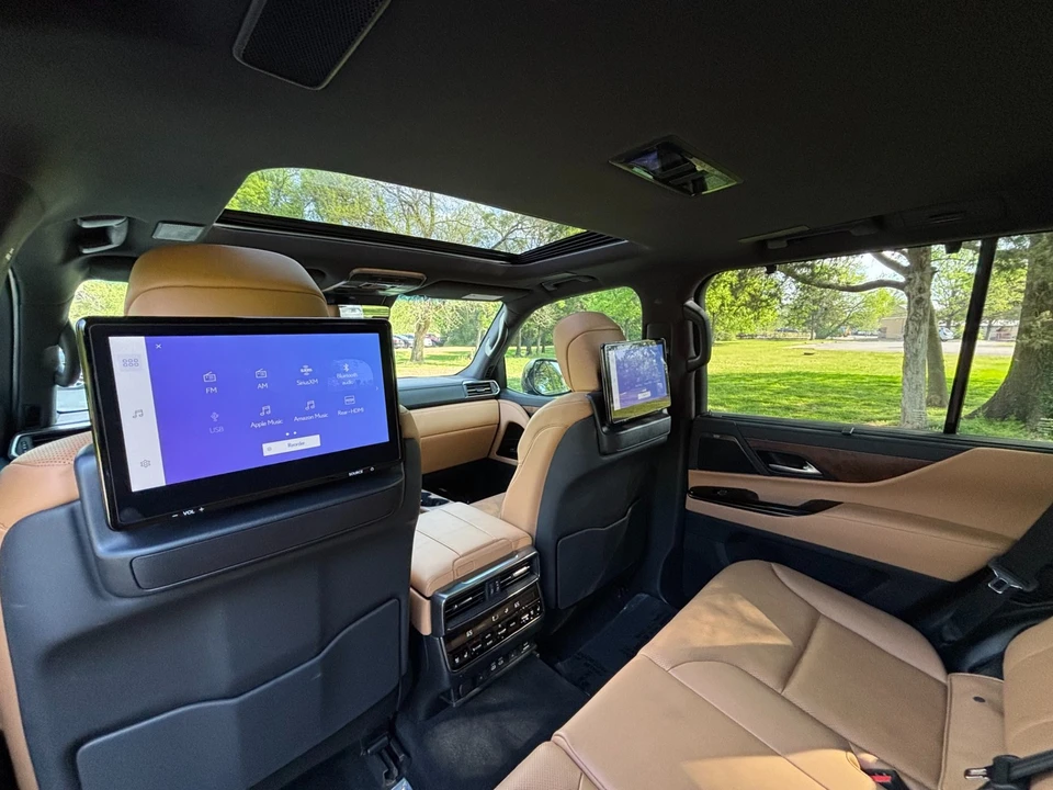 2023 Lexus LX 4th Gen - Image 18 of 21