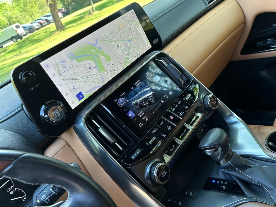 2023 Lexus LX 4th Gen - Image 15 of 21