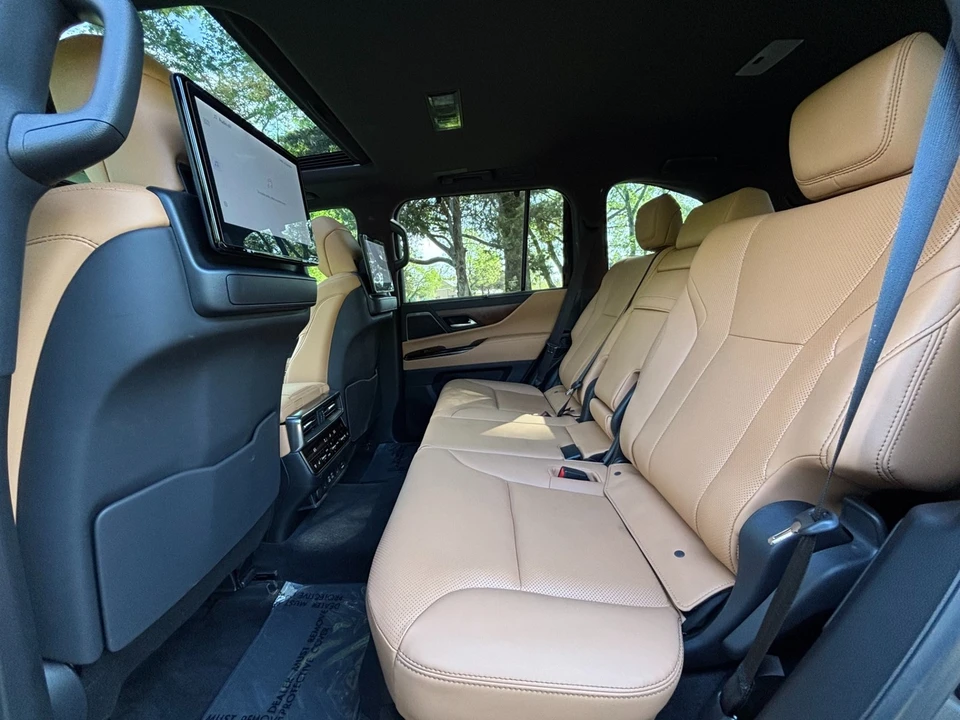 2023 Lexus LX 4th Gen - Image 17 of 21