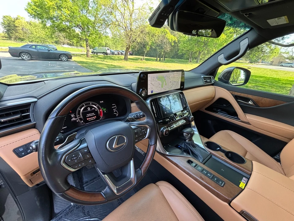 2023 Lexus LX 4th Gen - Image 10 of 21