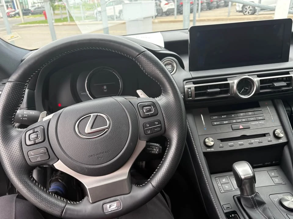 2023 Lexus RC - Image 9 of 10
