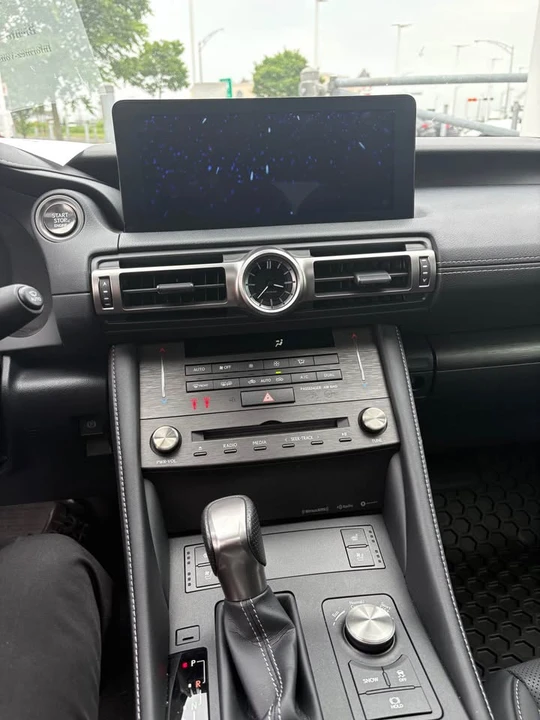 2023 Lexus RC - Image 8 of 10