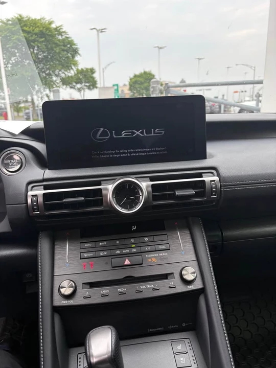 2023 Lexus RC - Image 10 of 10