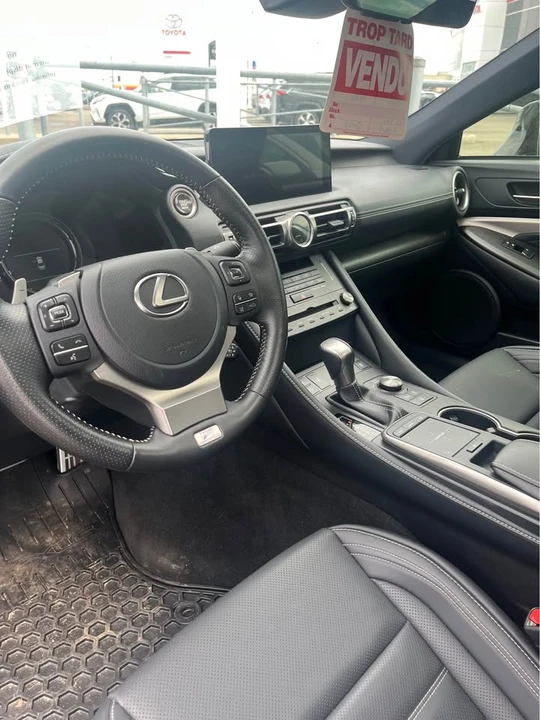 2023 Lexus RC - Image 11 of 12