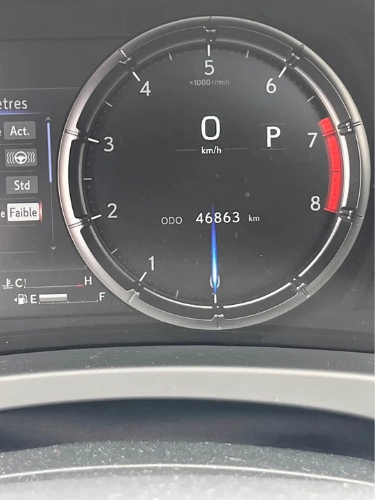 2023 Lexus RC - Image 4 of 12