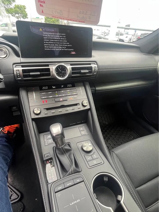 2023 Lexus RC - Image 9 of 12