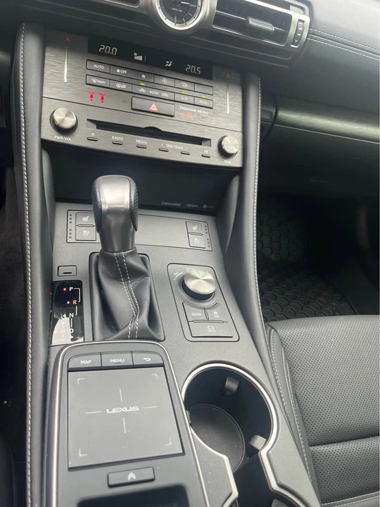 2023 Lexus RC - Image 5 of 12