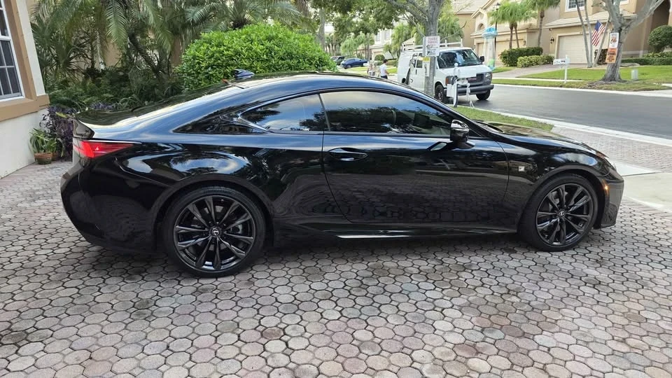 2023 Lexus RC - Image 5 of 19