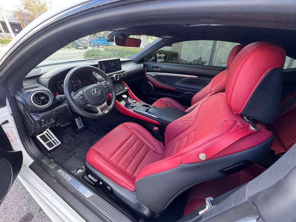 2023 Lexus RC - Image 8 of 10