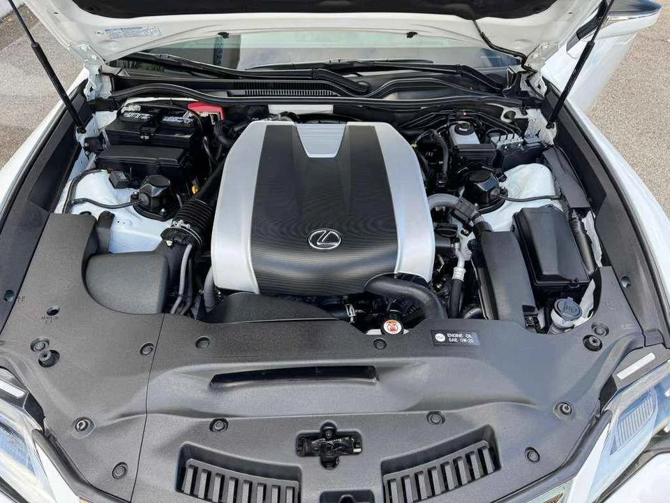 2023 Lexus RC - Image 9 of 10