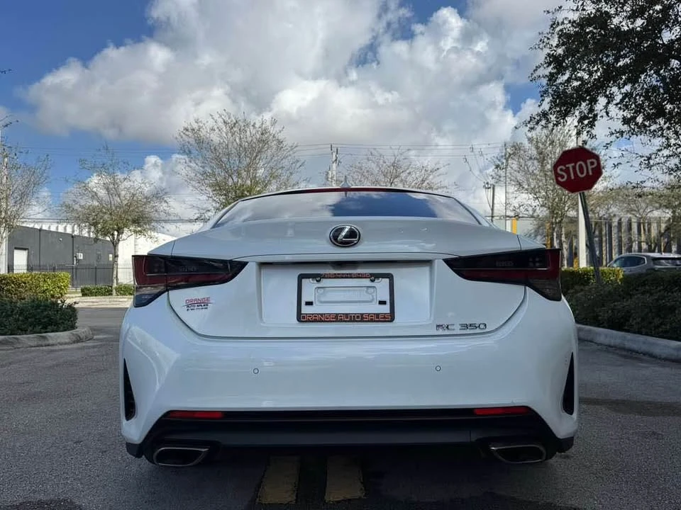 2023 Lexus RC - Image 7 of 10