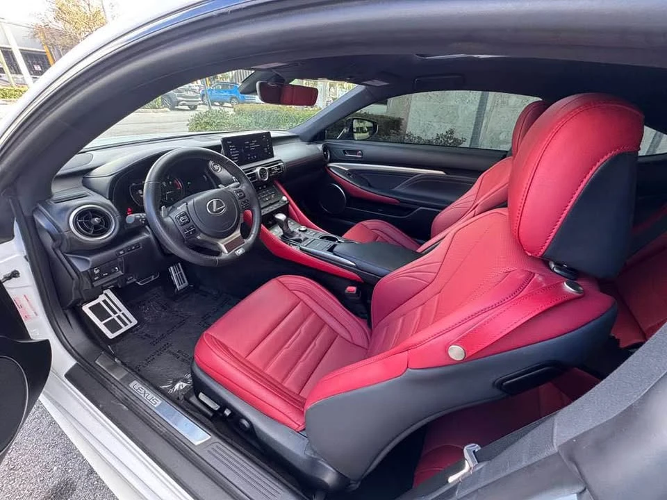 2023 Lexus RC - Image 5 of 10