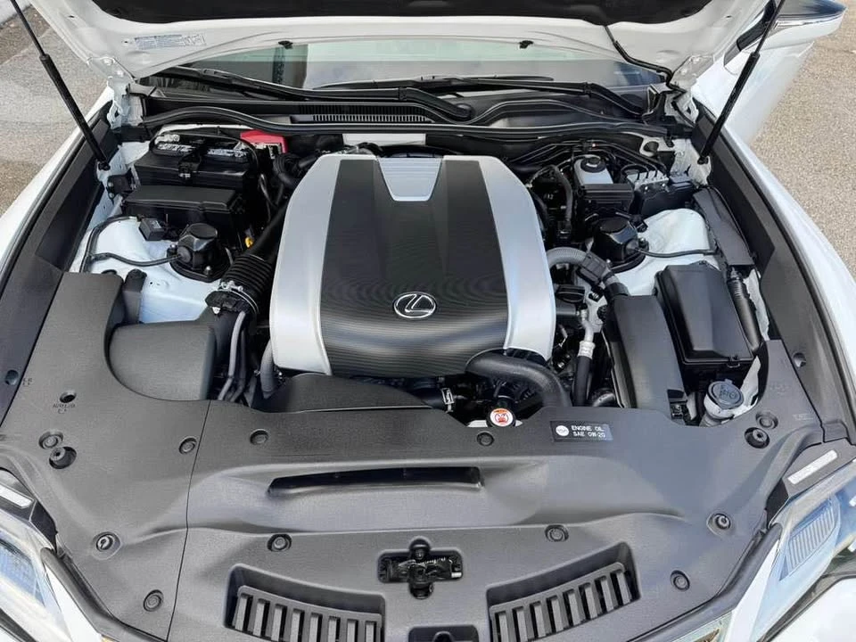 2023 Lexus RC - Image 9 of 10
