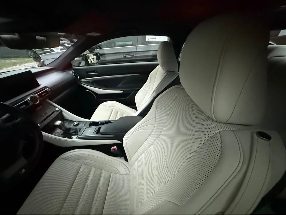 2023 Lexus RC - Image 5 of 8