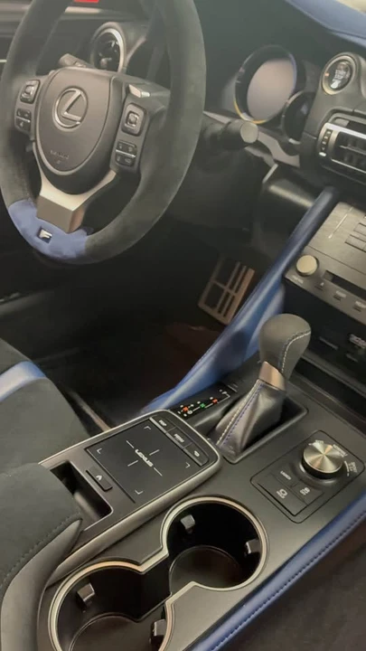 2023 Lexus RC F - Image 17 of 20