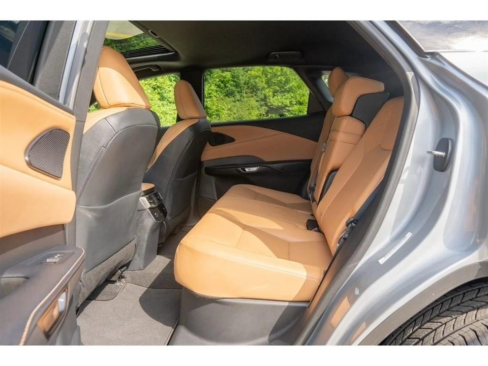 2023 Lexus RC - Image 14 of 31
