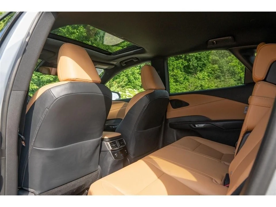 2023 Lexus RC - Image 15 of 31