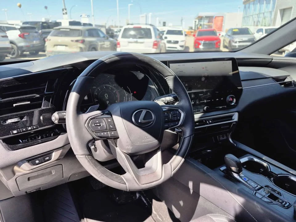 2023 Lexus RX 5th Gen - Image 3 of 8