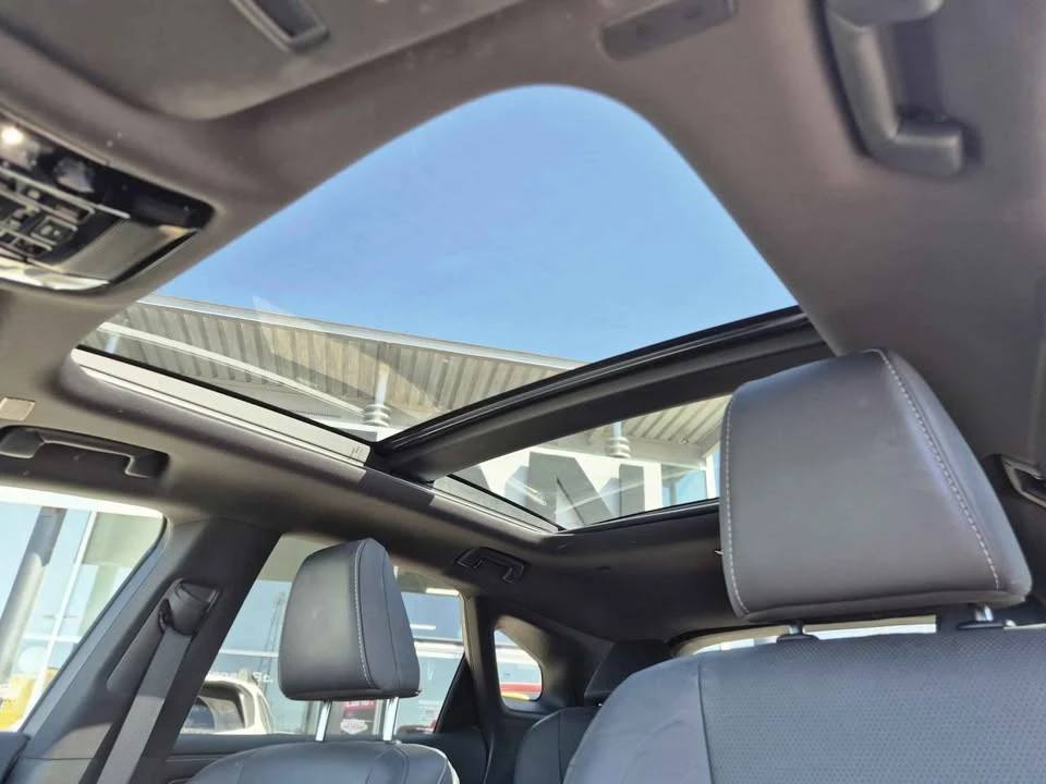 2023 Lexus RX 5th Gen - Image 5 of 8