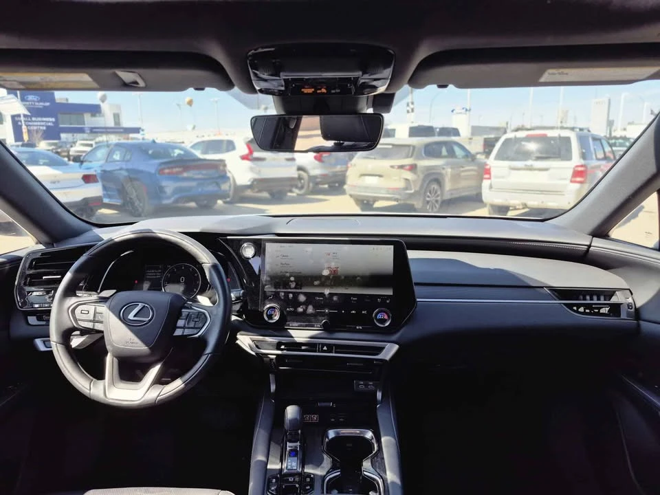 2023 Lexus RX 5th Gen - Image 6 of 8