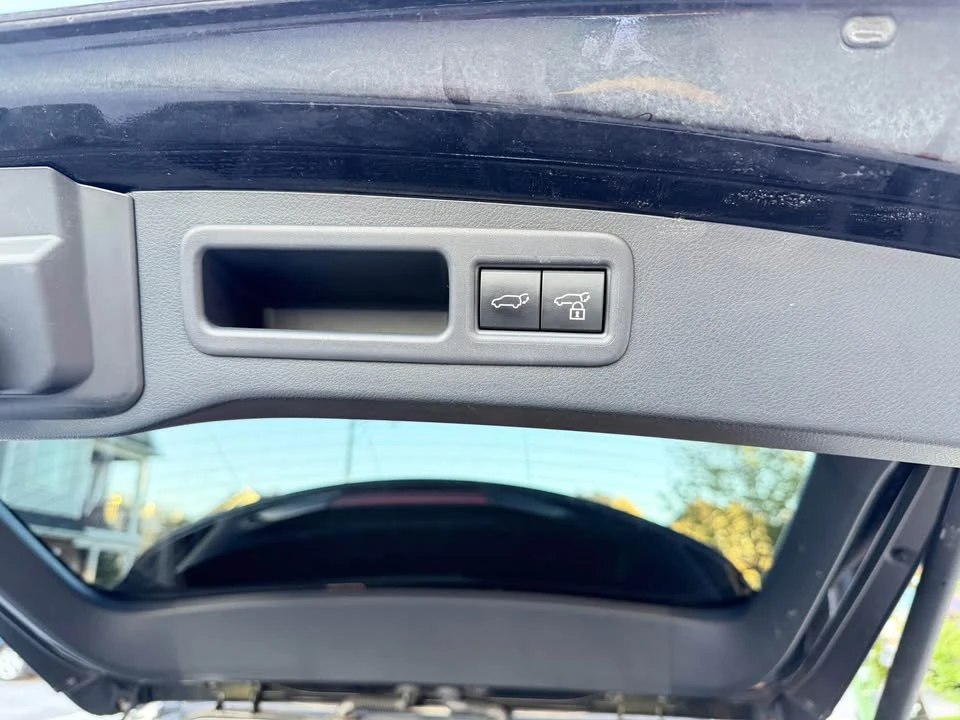 2023 Lexus RX 5th Gen - Image 10 of 19