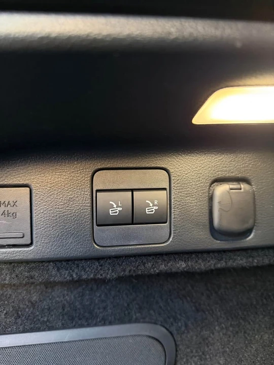 2023 Lexus RX 5th Gen - Image 11 of 19