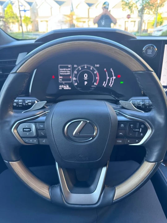2023 Lexus RX 5th Gen - Image 14 of 19