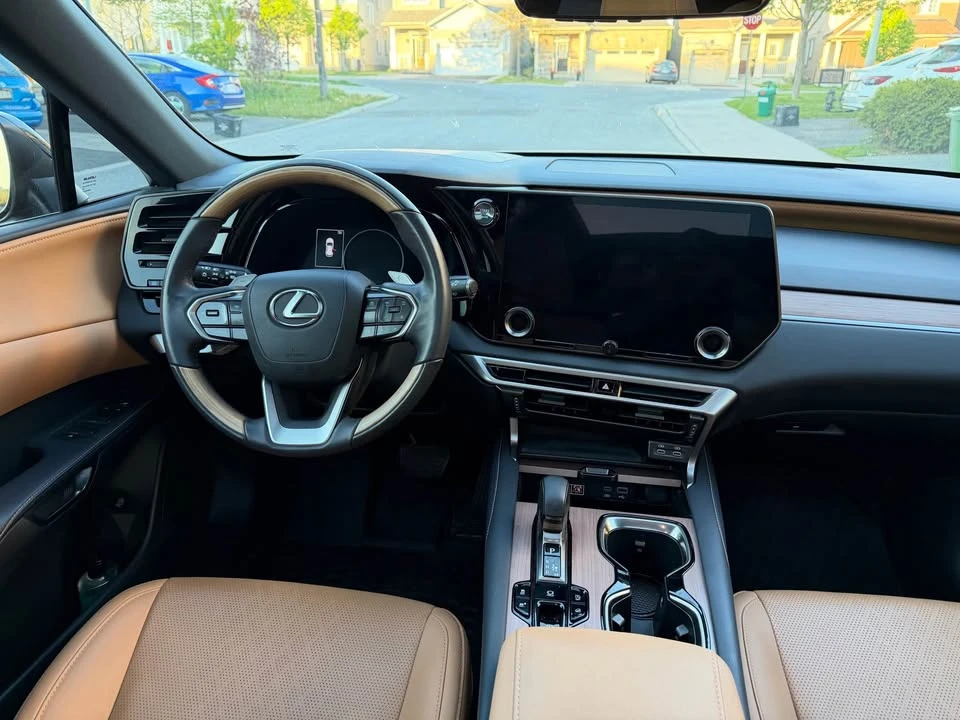 2023 Lexus RX 5th Gen - Image 6 of 19
