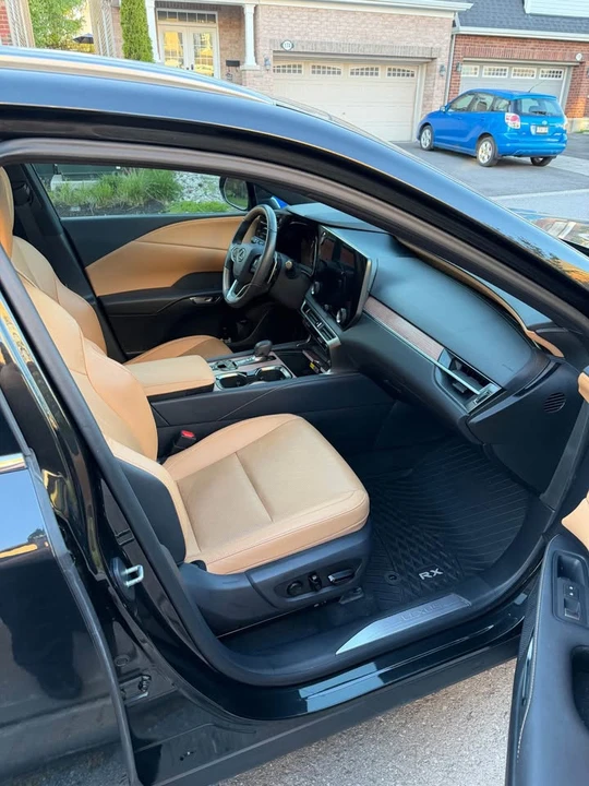 2023 Lexus RX 5th Gen - Image 4 of 19