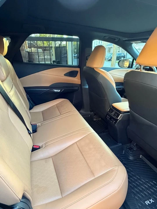 2023 Lexus RX 5th Gen - Image 7 of 19