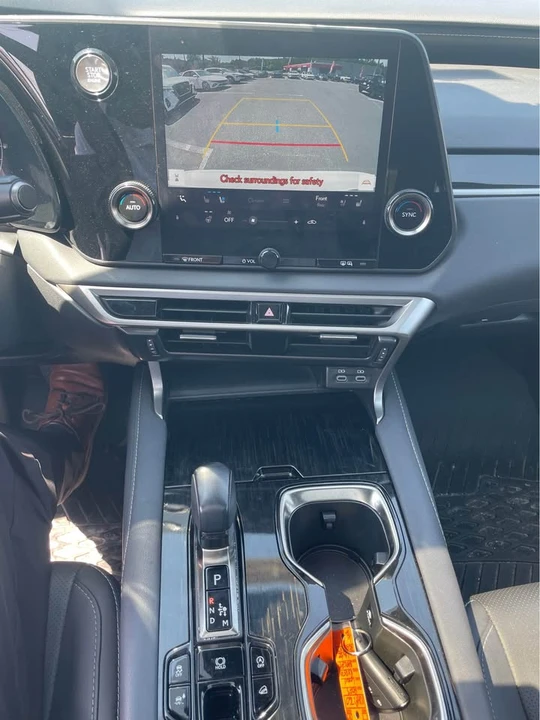 2023 Lexus RX 5th Gen - Image 7 of 8