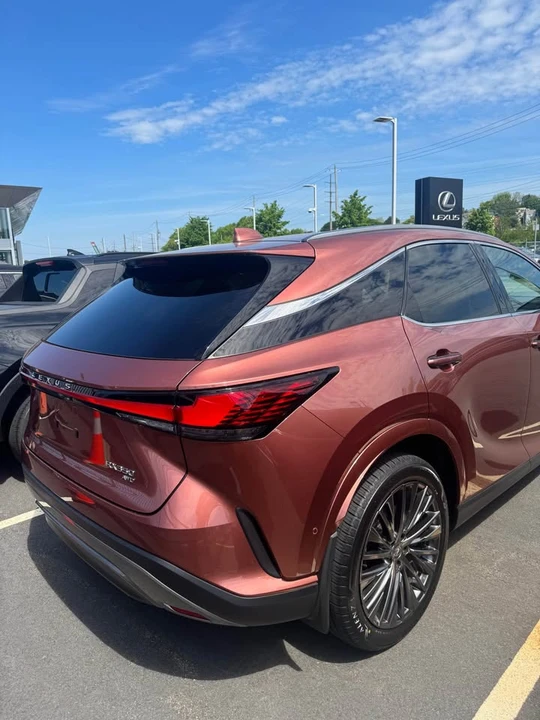 2023 Lexus RX 5th Gen - Image 4 of 6
