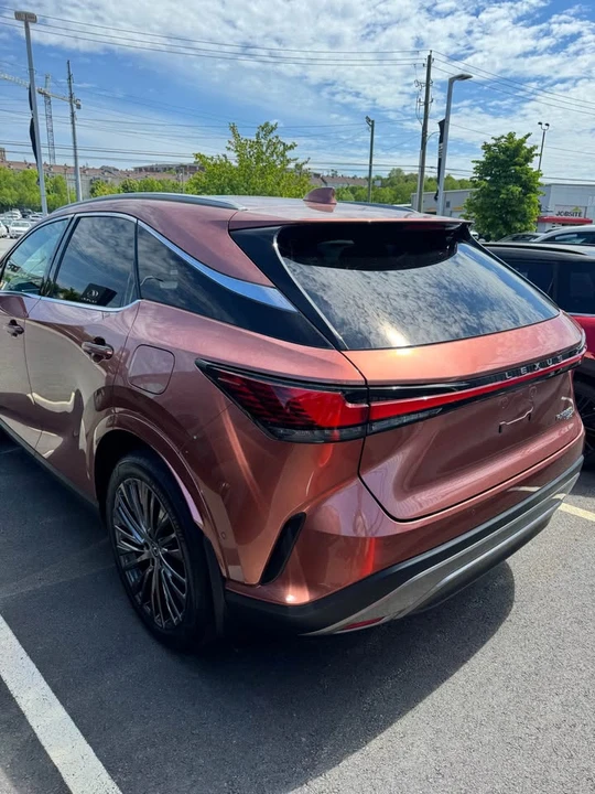 2023 Lexus RX 5th Gen - Image 5 of 6