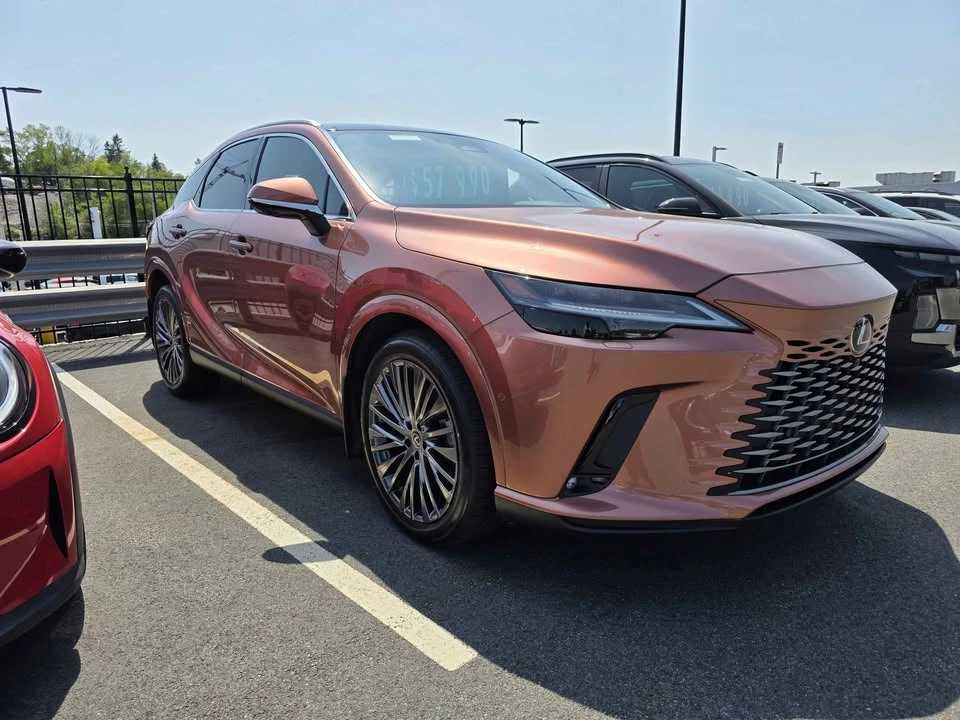 2023 Lexus RX 5th Gen - Image 2 of 3