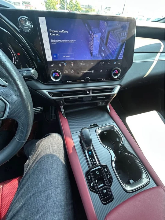 2023 Lexus RX 5th Gen - Image 13 of 14