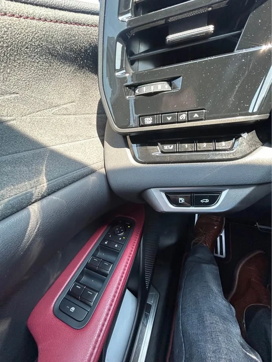 2023 Lexus RX 5th Gen - Image 9 of 14