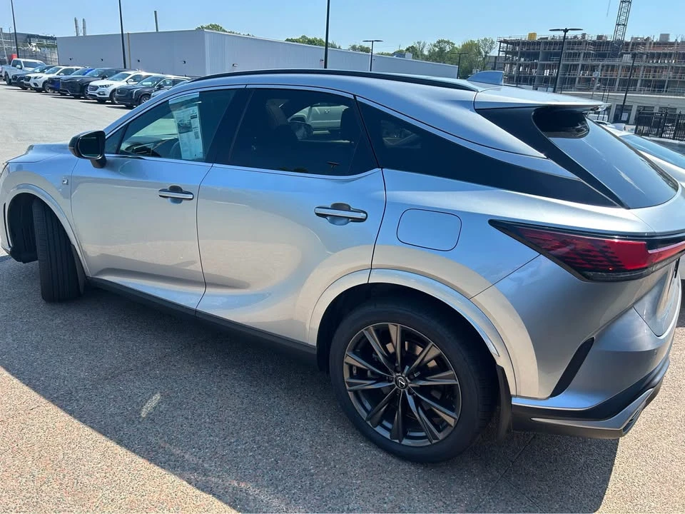 2023 Lexus RX 5th Gen - Image 4 of 14