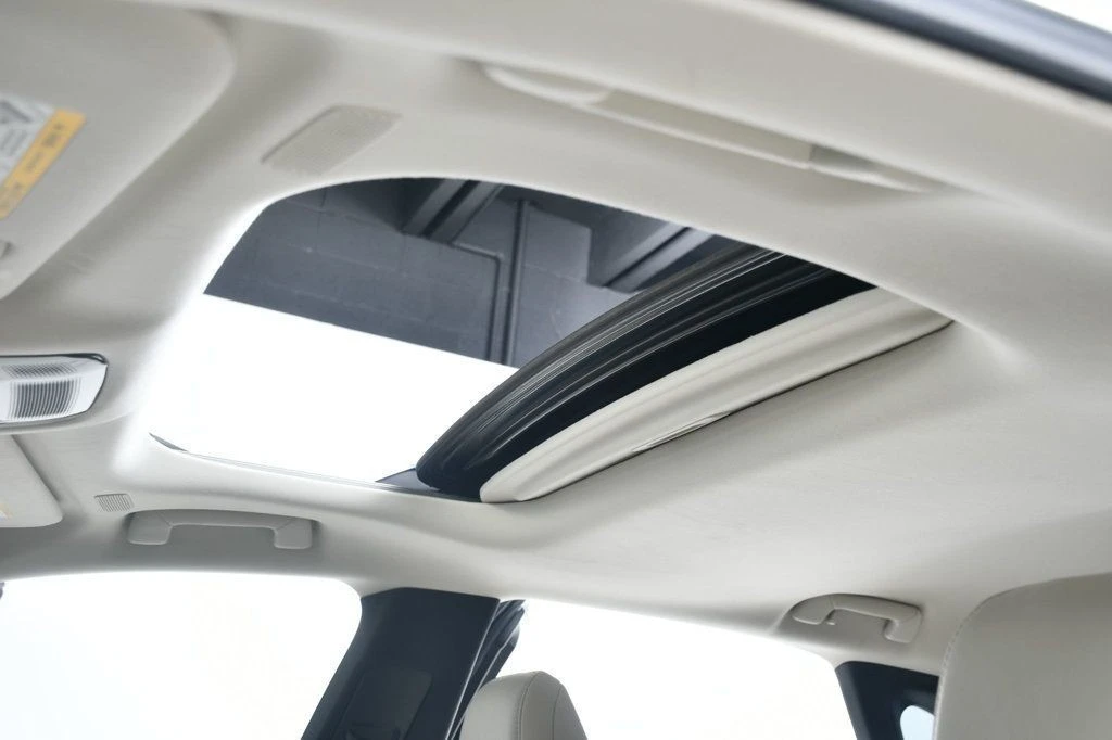 2023 Lexus RX 5th Gen - Image 7 of 12