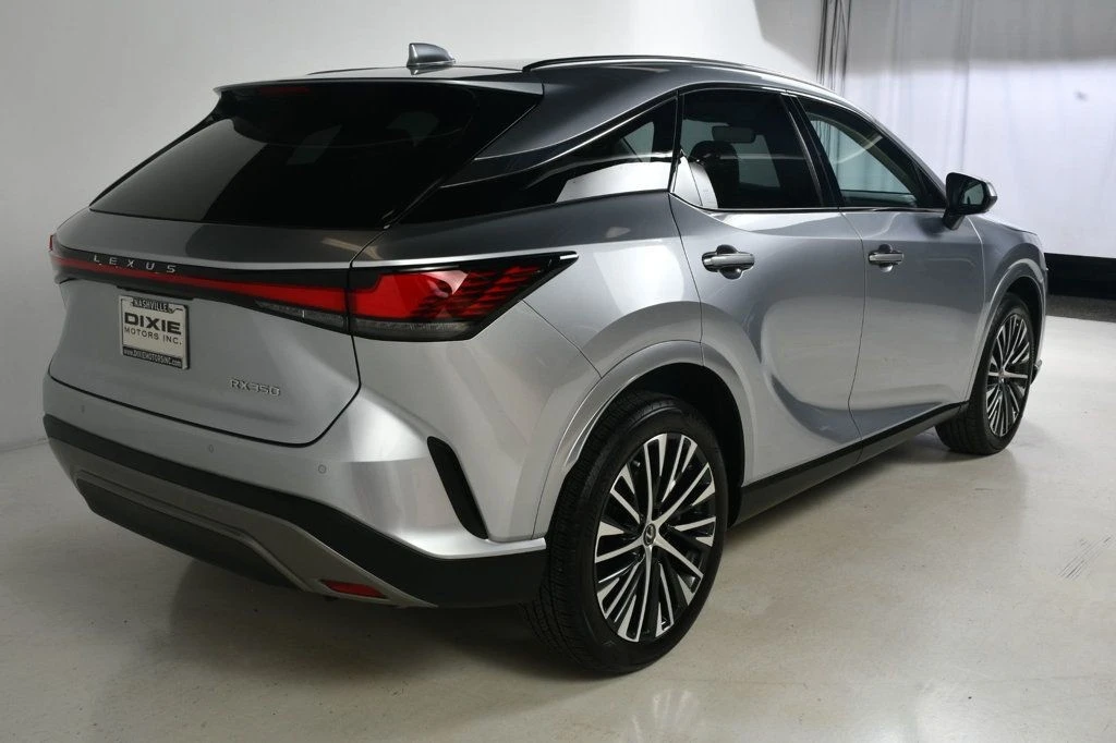 2023 Lexus RX 5th Gen - Image 9 of 12