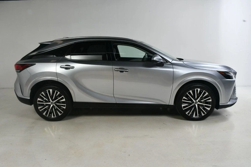 2023 Lexus RX 5th Gen - Image 3 of 12