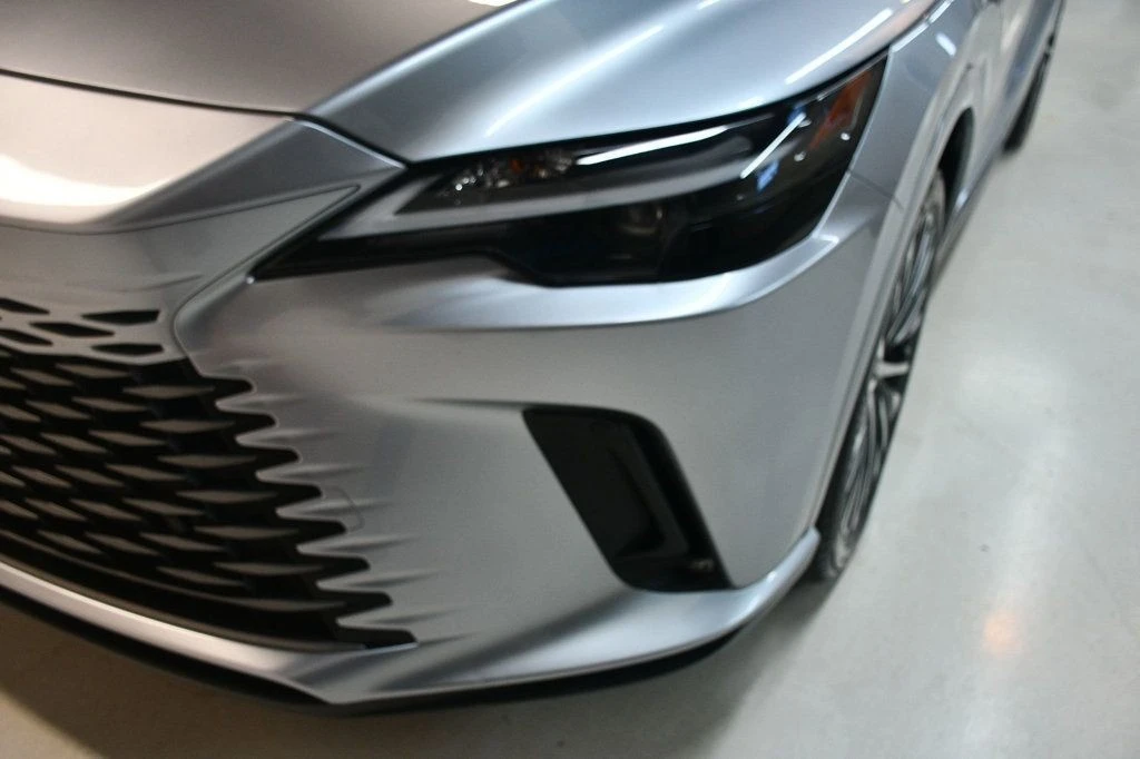 2023 Lexus RX 5th Gen - Image 11 of 12