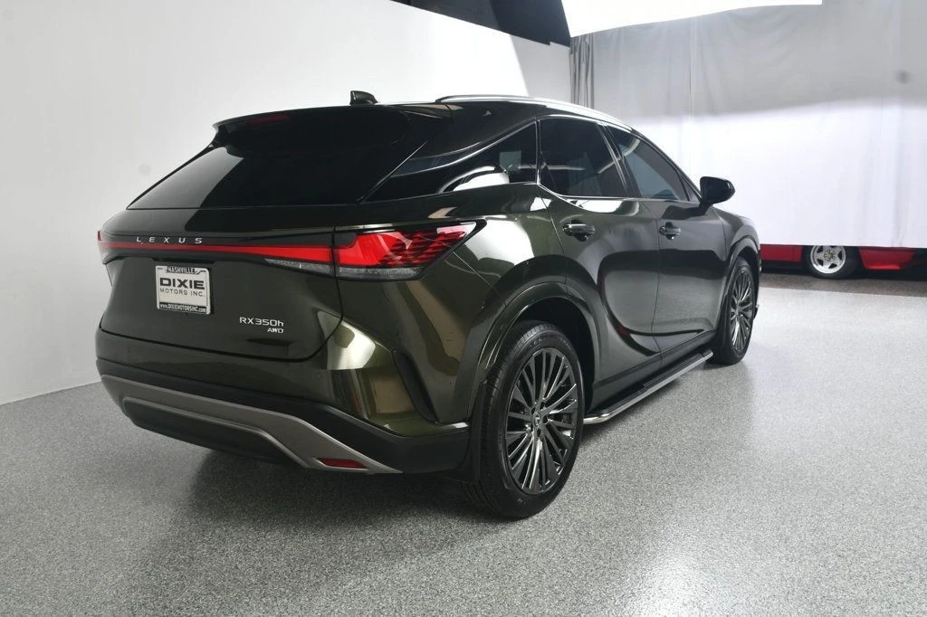 2023 Lexus RX 5th Gen - Image 8 of 12