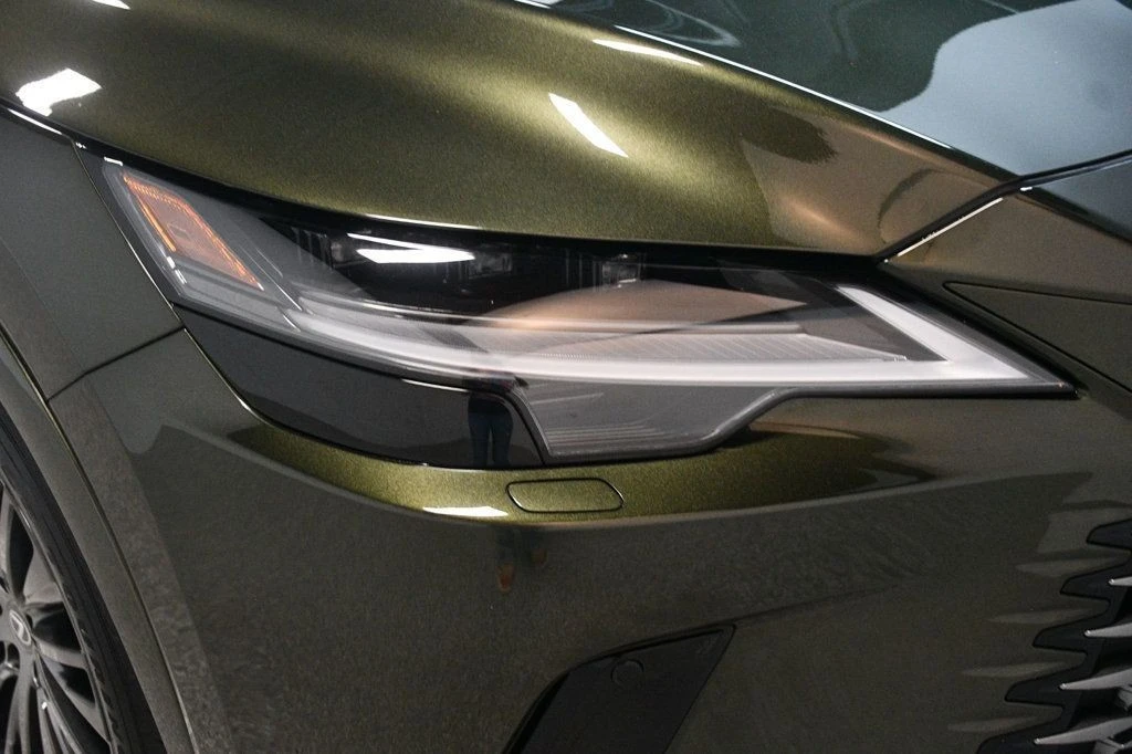 2023 Lexus RX 5th Gen - Image 10 of 12